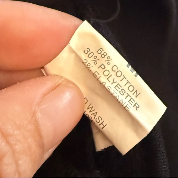 Sleek Black High-Waist Leggings - Picture 6 of 10